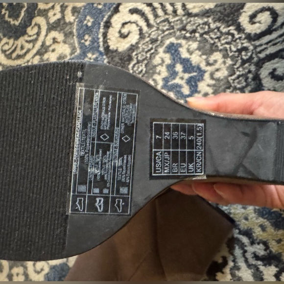 Forever 21 Shoes Size 7 - Picture 3 of 4